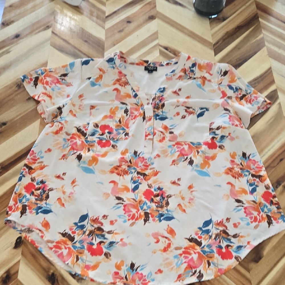 Floral Cream V-Neck Short Sleeve Blouse